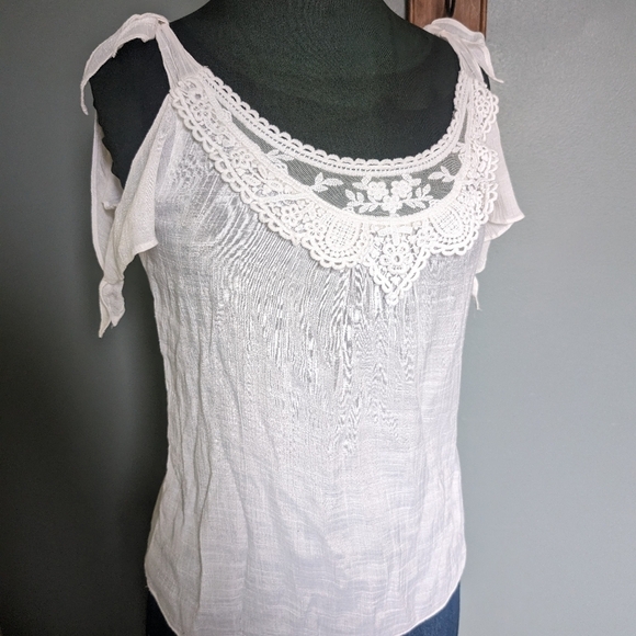 Candie's Tops - Candie's White Lace Blouse